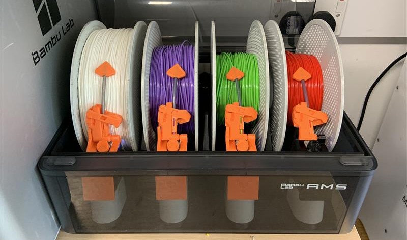 AMS with filament untangelers